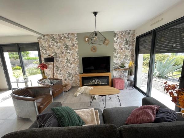 5' Saumur Pavillon de 2018 avec de belles prestations- Suite parentale de plain pied- 4 chambres ur 727 m2 de terrain arboré clos