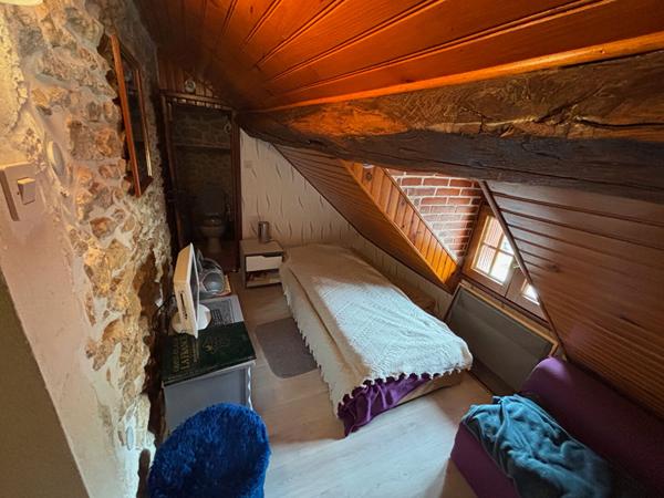 EN VENTE - FOURCHAMBAULT - MAISON DE VILLE 79m² avec cour, atelier et garage