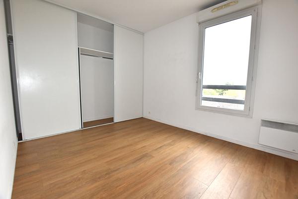 Appartement 2 pièces à vendre - Dernier étage, centre-ville de Combs-la-Ville