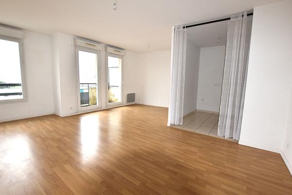 Appartement 2 pièces à vendre - Dernier étage, centre-ville de Combs-la-Ville