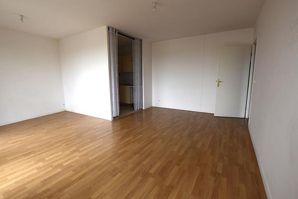 Appartement 2 pièces à vendre - Dernier étage, centre-ville de Combs-la-Ville