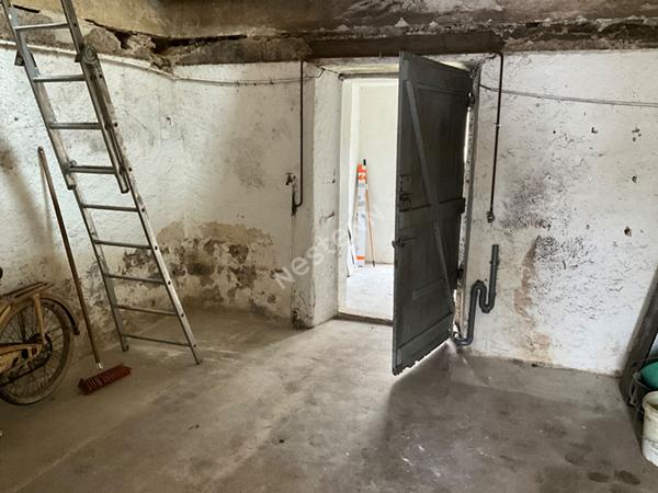 A 2 pas de Ragon, dans un hameau, En VENTE Longère 3 chambres de 95m2 à rénover, jardin !