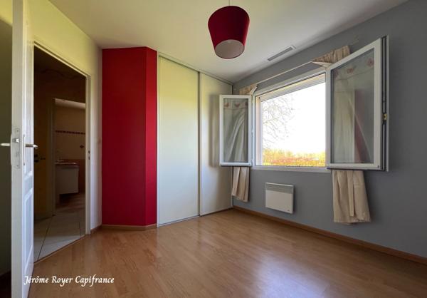 Maison individuelle de plain-pied à la campagne