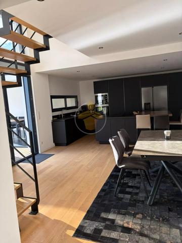 Vente                                                      Maison
                        
                     5 pièces                      144 m2                     à Tergnier