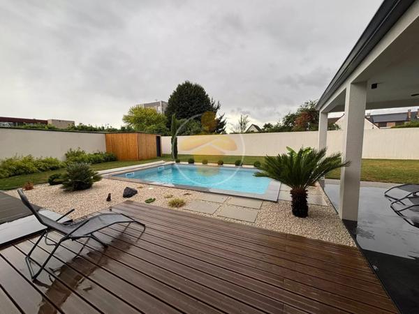 Vente                                                      Maison
                        
                     5 pièces                      144 m2                     à Tergnier