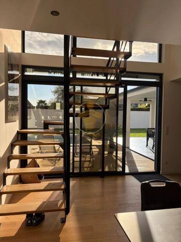 Vente                                                      Maison
                        
                     5 pièces                      144 m2                     à Tergnier
