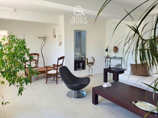 Maison
                                                                                                                                                                                                                                                                                                                        8 pièce(s)                                                                                                                                                                                                          4 chambre(s)                                                                                                                                                                                                          230  m²