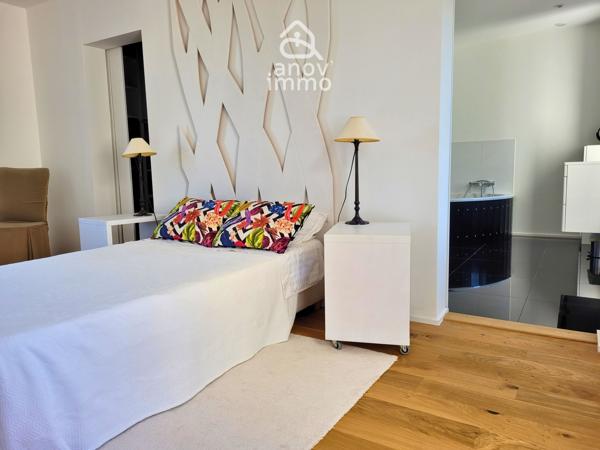 Maison
                                                                                                                                                                                                                                                                                                                        8 pièce(s)                                                                                                                                                                                                          4 chambre(s)                                                                                                                                                                                                          230  m²