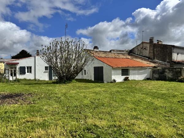 Maison charentaise Arces 60 m²