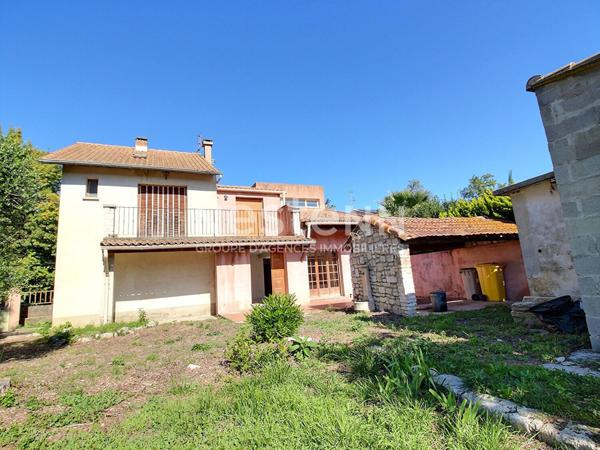 Maison de 160 m2 avec 4 chambres sur une parcelle de terrain de 1432 m2