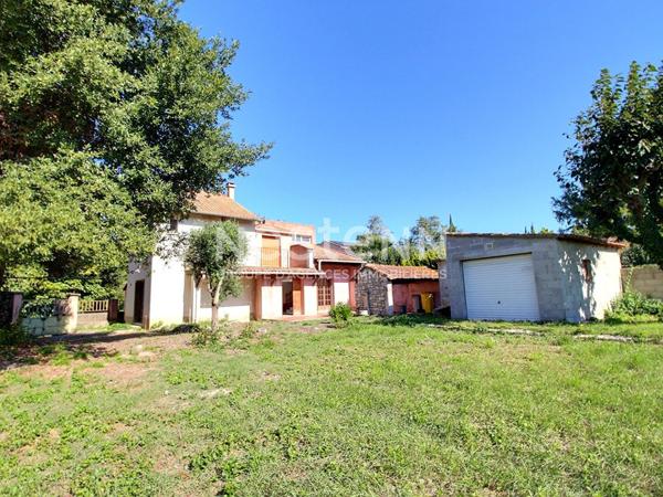 Maison de 160 m2 avec 4 chambres sur une parcelle de terrain de 1432 m2