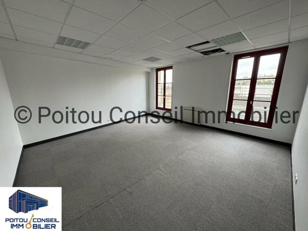 A VENDRE 318m2 BUREAUX PROCHE HYPER CENTRE AVENUE DE PARIS BELLE VISIBILITE ET FACILE D’ACCES