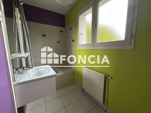 Location Appartement 4 pièces 87.75 m² - 11 RUE DE LA VALENTINE Tournon-sur-rhone 07300