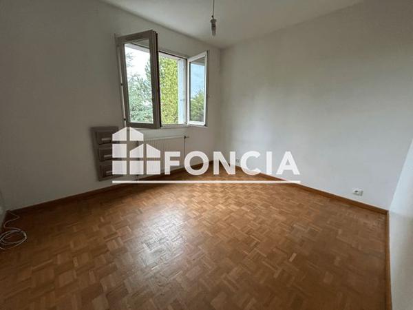 Location Appartement 4 pièces 87.75 m² - 11 RUE DE LA VALENTINE Tournon-sur-rhone 07300