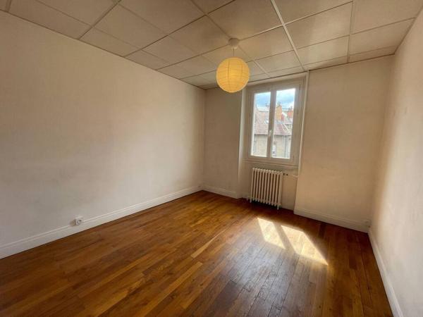 A LOUER - APPARTEMENT T3 CENTRE VILLE