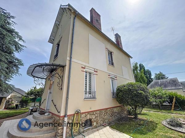 À vendre - Maison bourgeoise, 7 pièces située à Aubigné-Racan (72800)