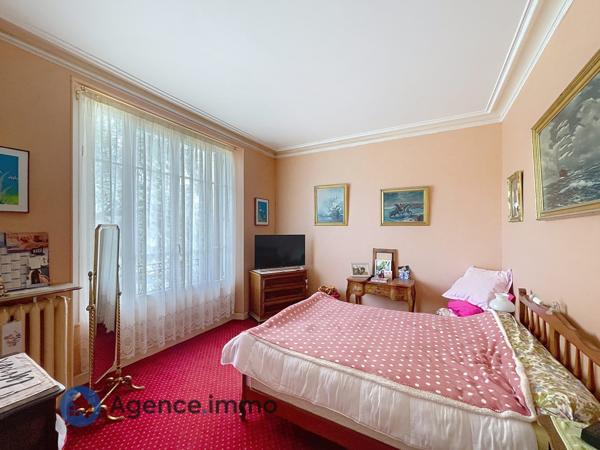 À vendre - Maison bourgeoise, 7 pièces située à Aubigné-Racan (72800)