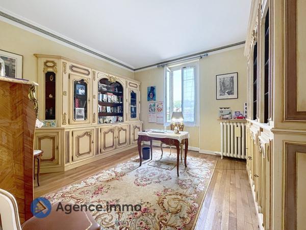 À vendre - Maison bourgeoise, 7 pièces située à Aubigné-Racan (72800)