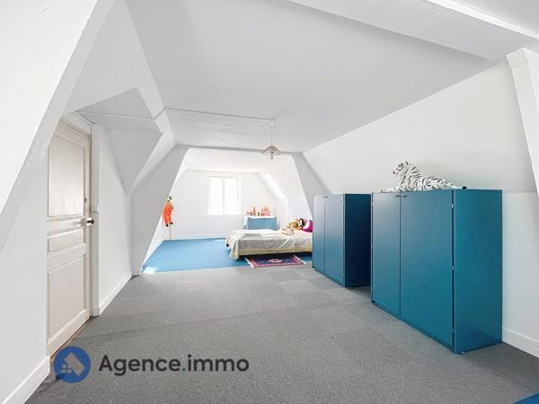 À vendre - Maison bourgeoise, 7 pièces située à Aubigné-Racan (72800)