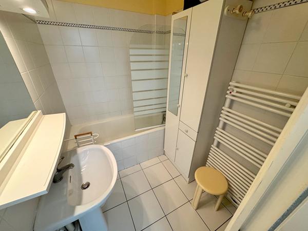 Saint Jean de Luz centre ville T2 avec terrasse, parking et ascenseur