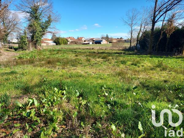 Terrain à vendre 1 469 m² Terres-de-Haute-Charente
