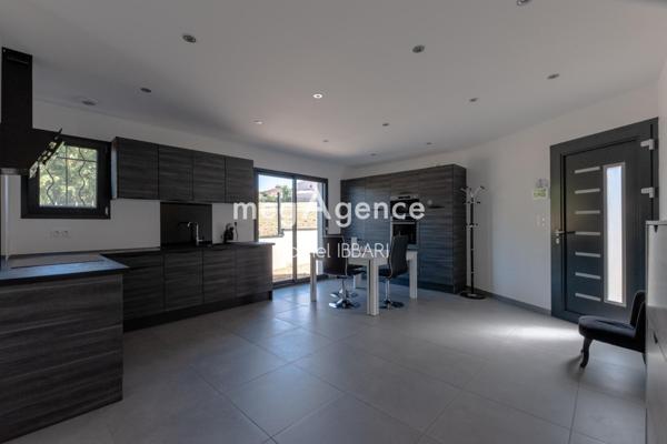 Maison à ECHALAS, 69700 - 6 pièces 162m²