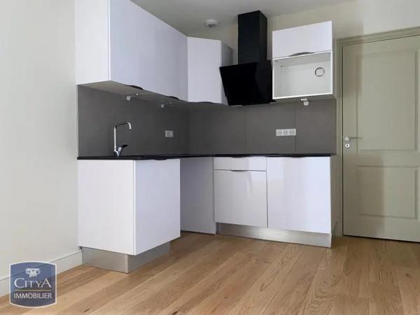 Appartement à louer 4 pièces 95.05m² Saint-Raphaël (83530)