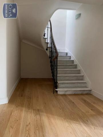 Appartement à louer 4 pièces 95.05m² Saint-Raphaël (83530)