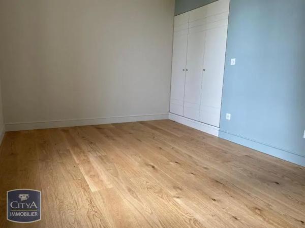 Appartement à louer 4 pièces 95.05m² Saint-Raphaël (83530)