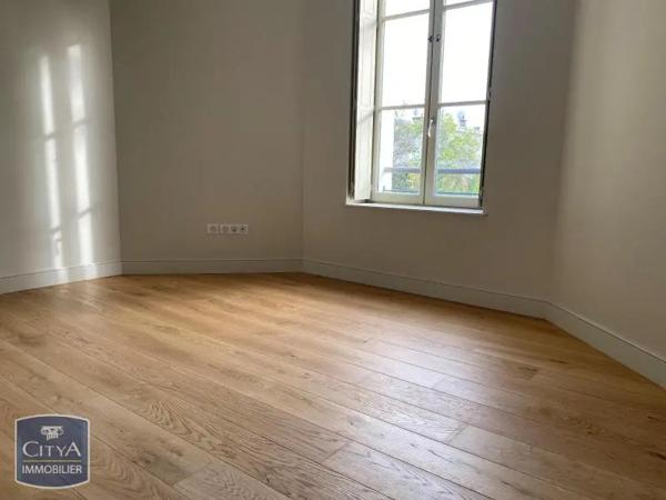 Appartement à louer 4 pièces 95.05m² Saint-Raphaël (83530)