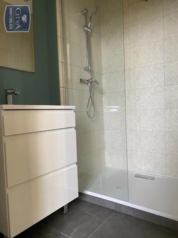 Appartement à louer 4 pièces 95.05m² Saint-Raphaël (83530)