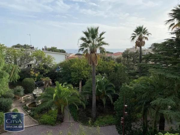 Appartement à louer 4 pièces 95.05m² Saint-Raphaël (83530)