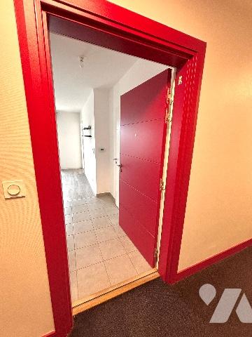 5 MN. GARE DE CHARTRES, 2 PIECES 44.76m² VUE DEGAGEE - LUMINEUX - PLACE DE PARKING EN SOUS-SOL