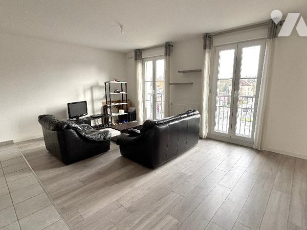 5 MN. GARE DE CHARTRES, 2 PIECES 44.76m² VUE DEGAGEE - LUMINEUX - PLACE DE PARKING EN SOUS-SOL