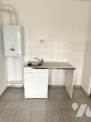 5 MN. GARE DE CHARTRES, 2 PIECES 44.76m² VUE DEGAGEE - LUMINEUX - PLACE DE PARKING EN SOUS-SOL