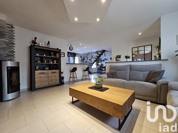 Maison traditionnelle 5 pièces de 125 m² à Puiseaux (45390)