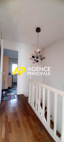 ARGENTEUIL: Centre ville, à 9 minutes de la gare du centre ville, Maison 5 pièces, 3 chambres, salle de jeux et garage €410 000 ** - Référence 4381