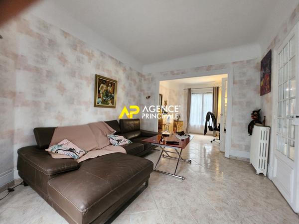 ARGENTEUIL: Centre ville, à 9 minutes de la gare du centre ville, Maison 5 pièces, 3 chambres, salle de jeux et garage €410 000 ** - Référence 4381