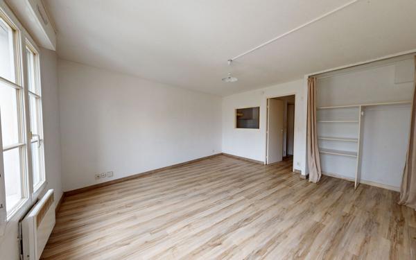 Appartement à vendre    1 pièce • 30 m2 Bordeaux