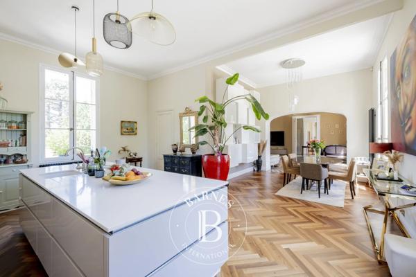Léognan, Château 6 Chambres -  704 m² à vendre