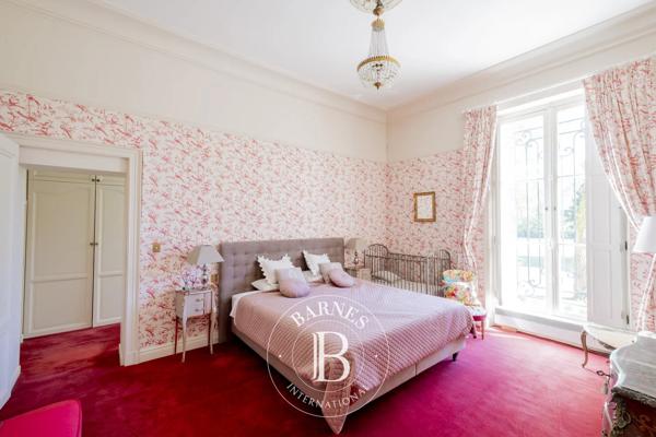 Léognan, Château 6 Chambres -  704 m² à vendre