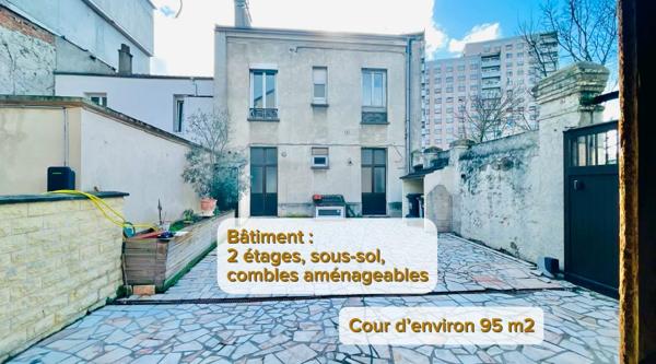 Ensemble immobilier d'env. 300 m2 sur cour