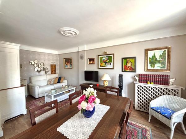 Appartement cossu hyper centre ville