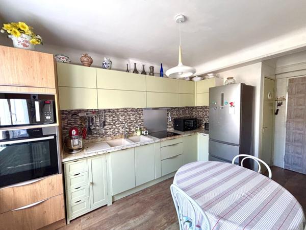 Appartement cossu hyper centre ville