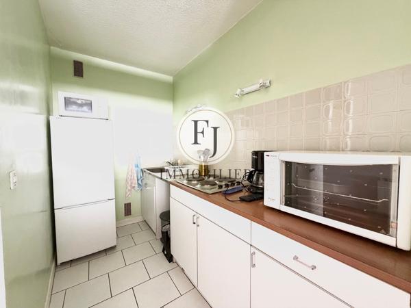 Appartement
         1 pièce
        - 38 m² 242 000 € *
