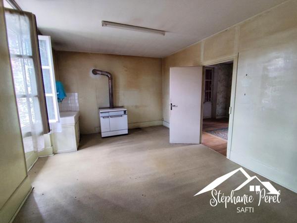 Maison à fort potentiel à La Courtine – Environnement calme et nature !