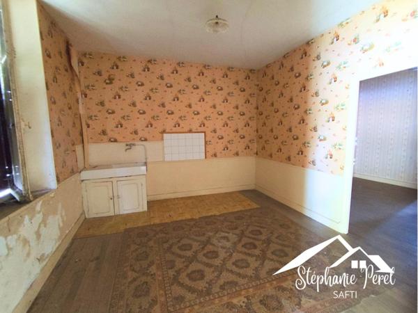 Maison à fort potentiel à La Courtine – Environnement calme et nature !