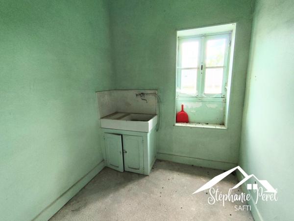 Maison à fort potentiel à La Courtine – Environnement calme et nature !