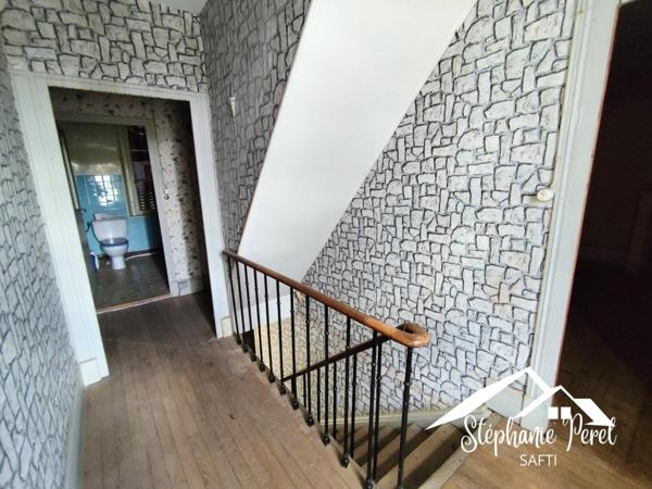 Maison à fort potentiel à La Courtine – Environnement calme et nature !