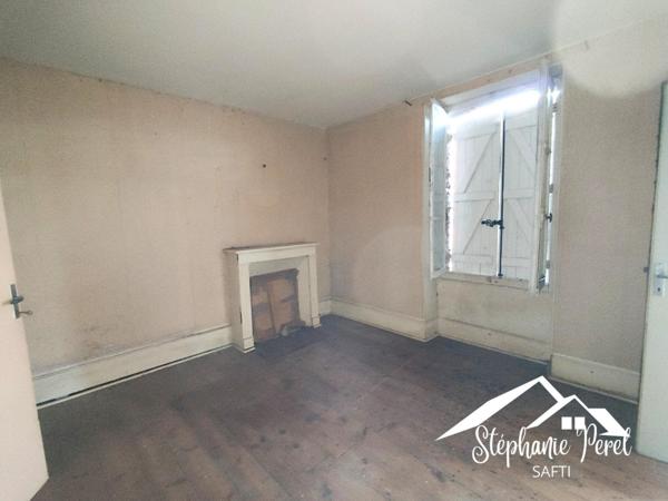 Maison à fort potentiel à La Courtine – Environnement calme et nature !